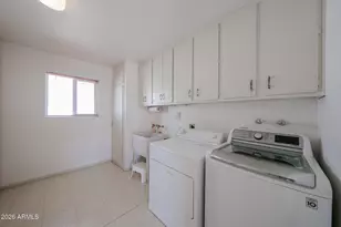 10429 W Prairie Hills Cir, Sun City, AZ 85351 - Photo 14