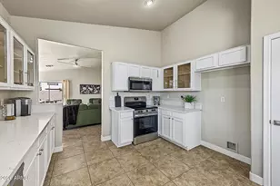 8126 W Watkins St, Phoenix, AZ 85043 - Photo 10