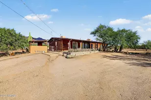 685 S Holmes Rd, Apache Junction, AZ 85119 - Photo 1