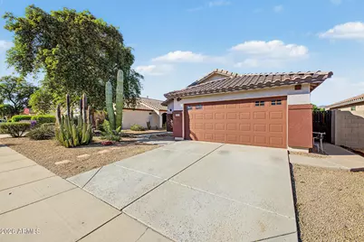 13950 W Maui Lane, Surprise, AZ 85379 - Photo 6
