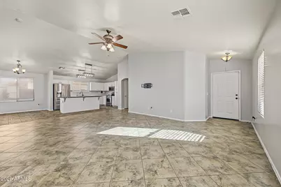 13950 W Maui Lane, Surprise, AZ 85379 - Photo 8