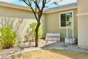 12527 W Diaz Dr, Arizona City, AZ 85123 - Photo 2