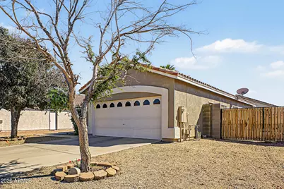 11839 W Roanoke Avenue, Avondale, AZ 85392 - Photo 4