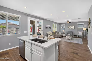 3876 E Sourwood Dr, Gilbert, AZ 85298 - Photo 8
