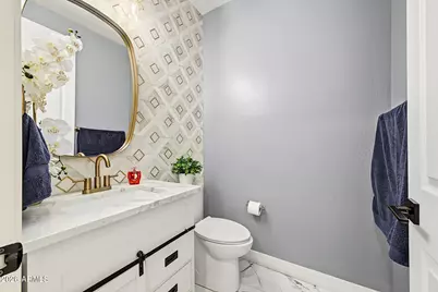 8031 W Encinas Lane, Phoenix, AZ 85043 - Photo 14