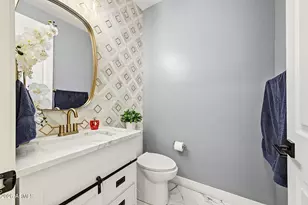 8031 W Encinas Ln, Phoenix, AZ 85043 - Photo 14