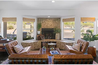 4303 E McDonald Drive, Phoenix, AZ 85018 - Photo 12