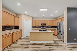 18527 W Surprise Farms Loop N, Surprise, AZ 85388 - Photo 20