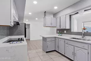 10541 W Cheryl Dr, Sun City, AZ 85351 - Photo 4