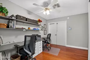 10001 W Augusta Dr, Sun City, AZ 85351 - Photo 38