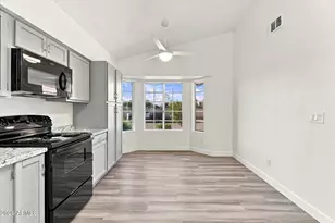 8734 W Meadow Dr, Peoria, AZ 85382 - Photo 12