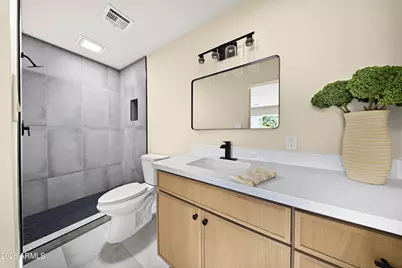 3030 N 41st Drive, Phoenix, AZ 85019 - Photo 16