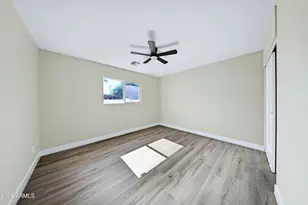 3030 N 41st Dr, Phoenix, AZ 85019 - Photo 18
