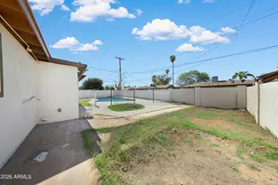 3030 N 41st Dr, Phoenix, AZ 85019 - Photo 34