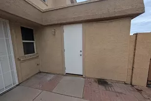 4629 E Southgate Ave, Phoenix, AZ 85040 - Photo 4