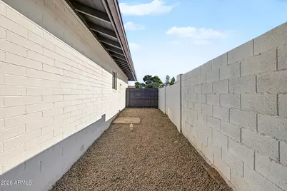 2328 W Village Drive, Phoenix, AZ 85023 - Photo 30