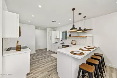2328 W Village Drive, Phoenix, AZ 85023 - Photo 8