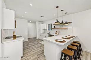 2328 W Village Dr, Phoenix, AZ 85023 - Photo 8