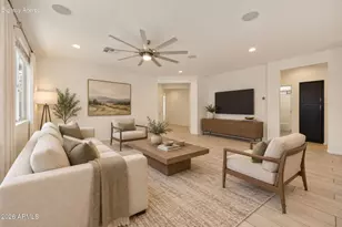 11766 W Chase Ln, Avondale, AZ 85323 - Photo 2