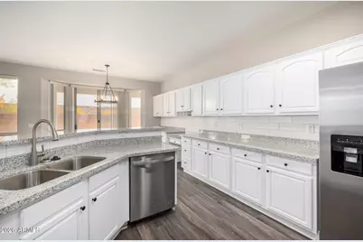 18455 N 167th Lane, Surprise, AZ 85374 - Photo 14