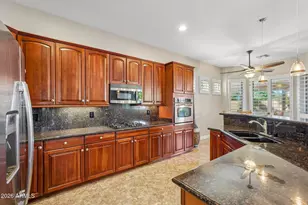 13634 W Caribbean Ln, Surprise, AZ 85379 - Photo 18