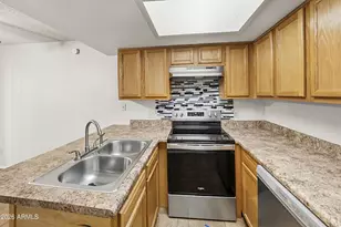10411 N 11th Ave, Phoenix, AZ 85021 - Photo 8