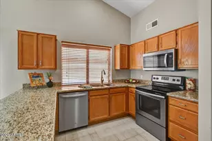 9240 W Sierra Pinta Dr, Peoria, AZ 85382 - Photo 8