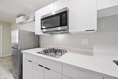 3025 N 32nd Street #Apt 52, Phoenix, AZ 85018 - Photo 6