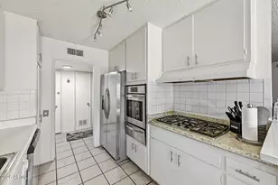 6767 N 7th St, Phoenix, AZ 85014 - Photo 2