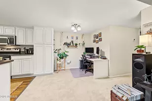 461 W Holmes Ave, Mesa, AZ 85210 - Photo 6