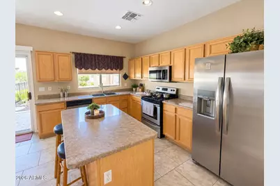 8118 W Harmony Lane, Peoria, AZ 85382 - Photo 6