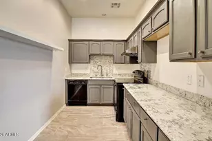 2734 E Ellis St, Phoenix, AZ 85042 - Photo 4