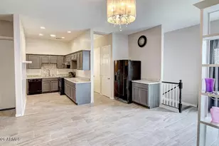 2734 E Ellis St, Phoenix, AZ 85042 - Photo 2