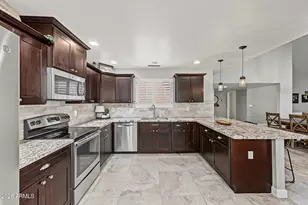 10410 E East Dr, Sun Lakes, AZ 85248 - Photo 12