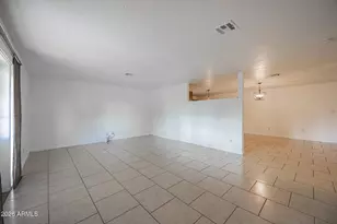 3015 N 43rd Ln, Phoenix, AZ 85031 - Photo 6