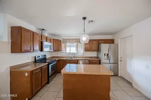 3015 N 43rd Ln, Phoenix, AZ 85031 - Photo 14