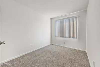 5204 N 42nd Lane, Phoenix, AZ 85019 - Photo 12
