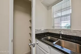 2625 E Indian School Rd, Phoenix, AZ 85016 - Photo 10