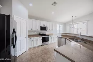 16874 W Tonbridge St, Surprise, AZ 85374 - Photo 14
