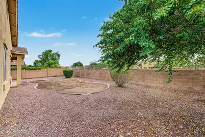 18443 W Maui Lane, Surprise, AZ 85388 - Photo 32