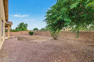 18443 W Maui Ln, Surprise, AZ 85388 - Photo 32