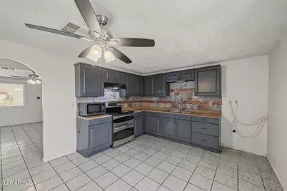 4307 N 71st Drive, Phoenix, AZ 85033 - Photo 10