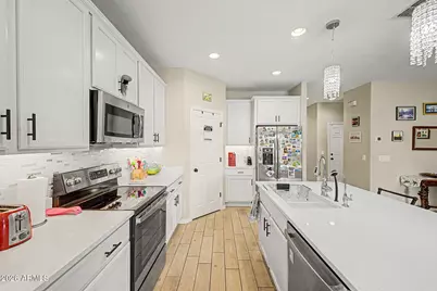 3259 W Carter Road, Phoenix, AZ 85041 - Photo 12