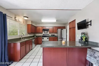 4143 E Burgess Lane, Phoenix, AZ 85042 - Photo 4