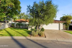 3187 E Berridge Ln, Phoenix, AZ 85016 - Photo 2