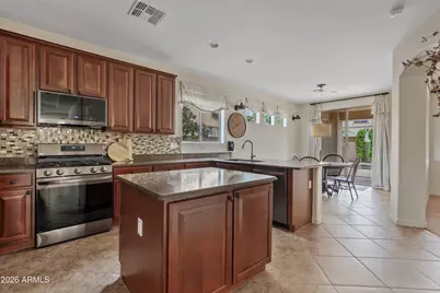 15686 W Glenrosa Avenue, Goodyear, AZ 85395 - Photo 2