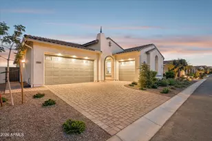 5861 N 207th Dr, Buckeye, AZ 85396 - Photo 2
