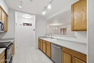 955 E Knox Rd, Chandler, AZ 85225 - Photo 14