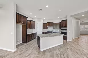 8604 S 16th Dr, Phoenix, AZ 85041 - Photo 12