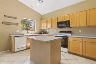 3243 E Maldonado Dr, Phoenix, AZ 85042 - Photo 10